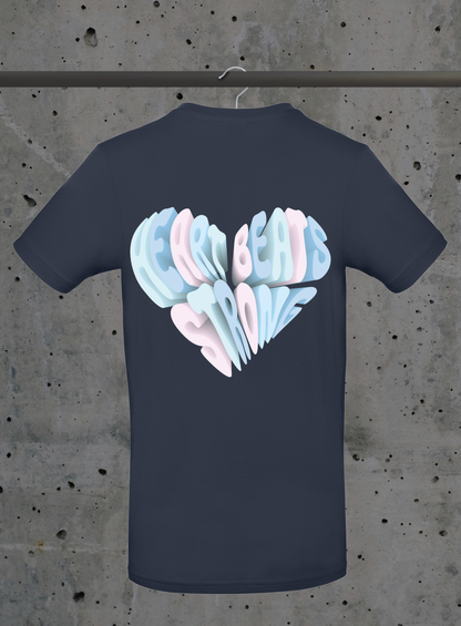 Heart Beats Strong T-Shirt – 3D Herz Typografie Design Pastell | 3DDigitaldruck