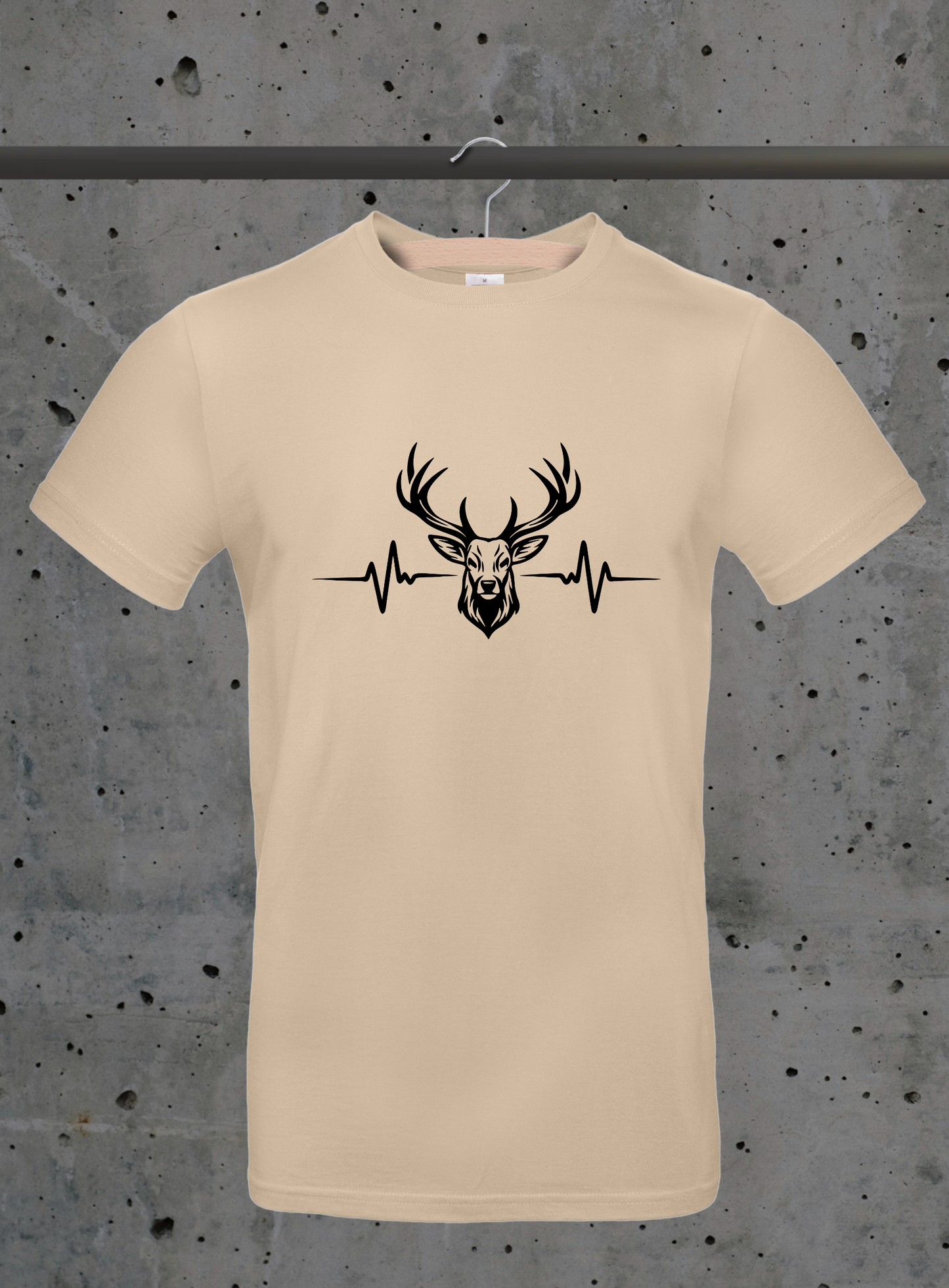 Heartbeat Deer T-Shirt – Hirsch Herzschlag Design | DTF Druck Bayern